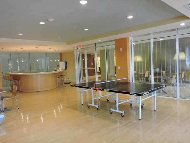 Building Photo - 511 SE 5 Ave