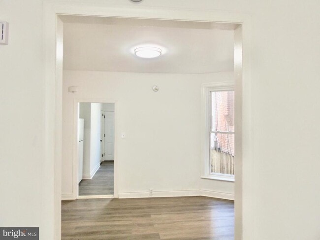 Building Photo - 405 W Ruscomb St