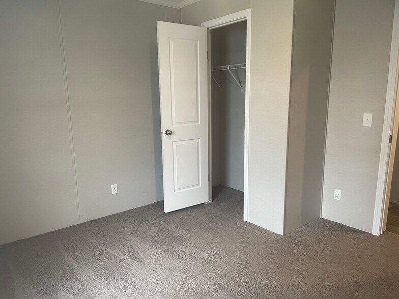 Building Photo - 867 Orchid Trail