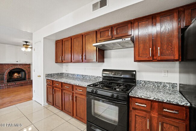 Building Photo - 7225 Golden Hawk Dr