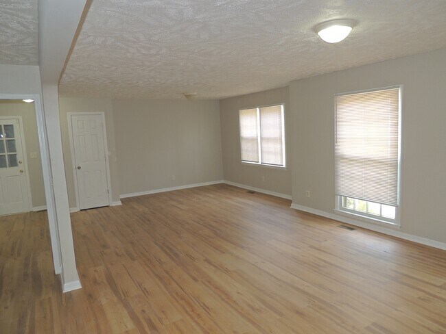 Building Photo - 7115 Enfield Dr