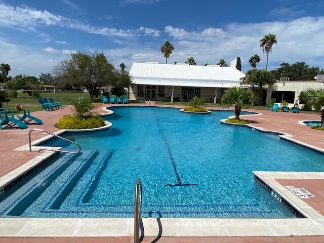 Building Photo - 2801 Charleston Ln