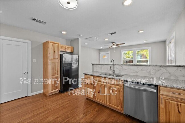 Building Photo - 3772 W 6th St