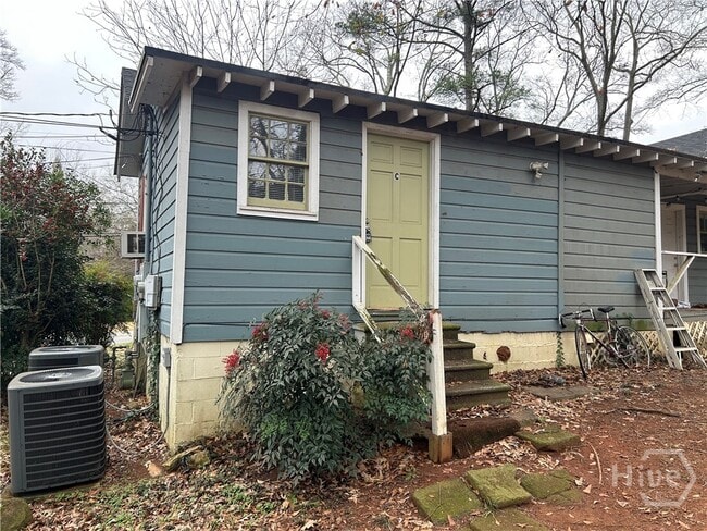 Building Photo - 396 Pinecrest Dr