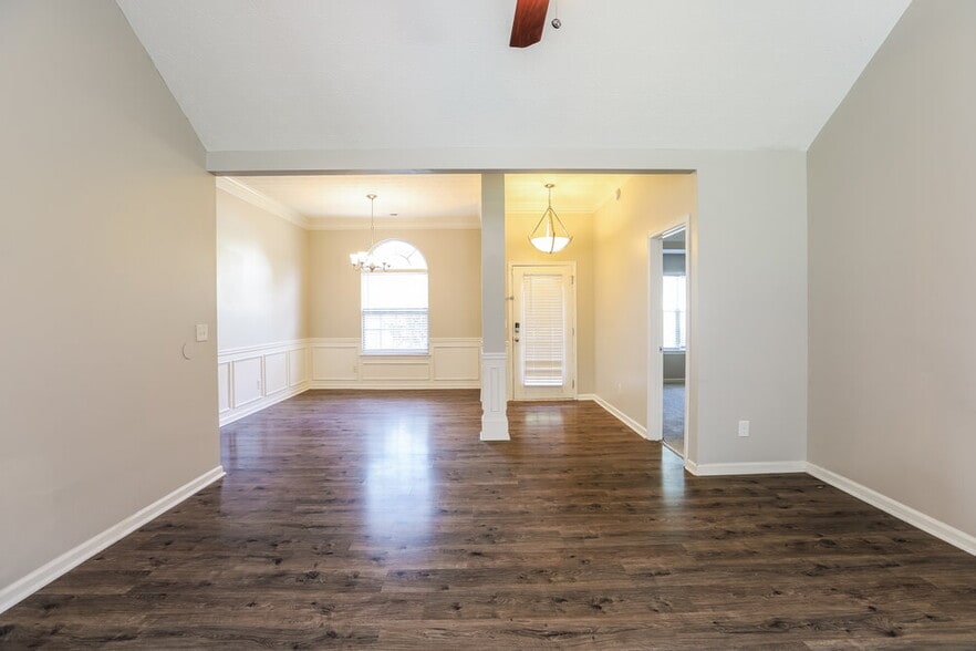 Building Photo - 2235 Corkscrew Way