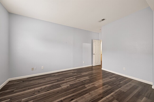 Building Photo - 1103 Dulles Ave
