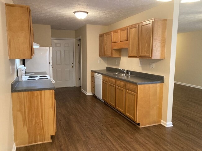 Building Photo - 109 Kestrel Ct