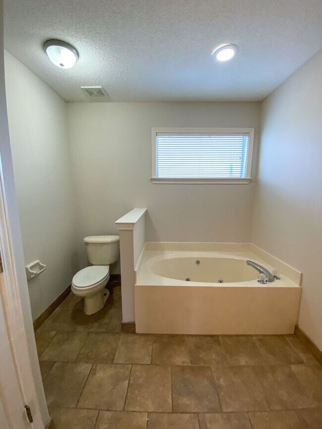 Building Photo - 8294 Floral Spring Dr