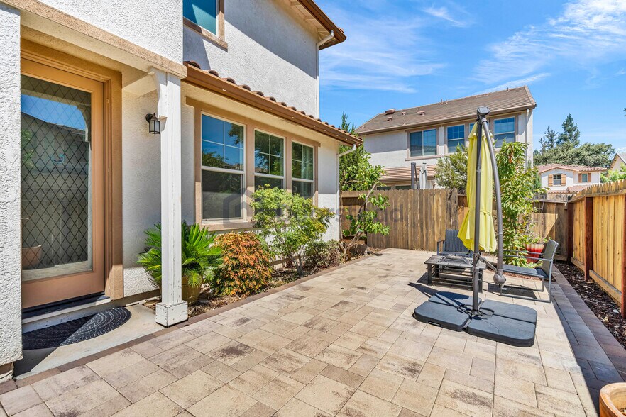 Building Photo - 4677 Lue Ln