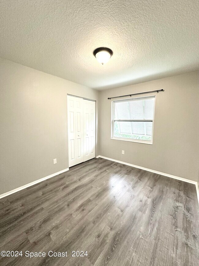 Building Photo - 245 Monaco Rd