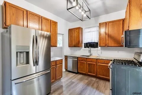 Building Photo - 529 Rudd Ave