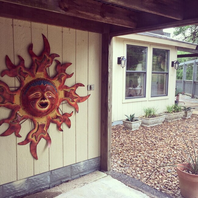 Building Photo - 297 Little River Ln