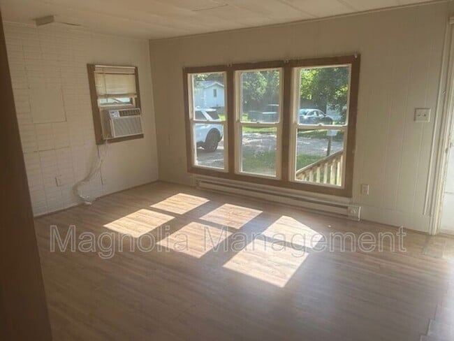 Building Photo - 168 Red Head Ln