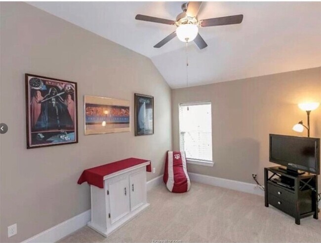 Building Photo - 2513 Hailes Ln