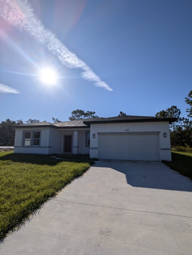 Building Photo - Beautiful and Secluded Poinciana Home for Rent