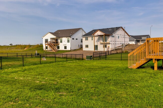 Building Photo - "Prime Living: A Spacious Haven with Fence...