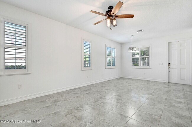Building Photo - 1475 Isabella Dr