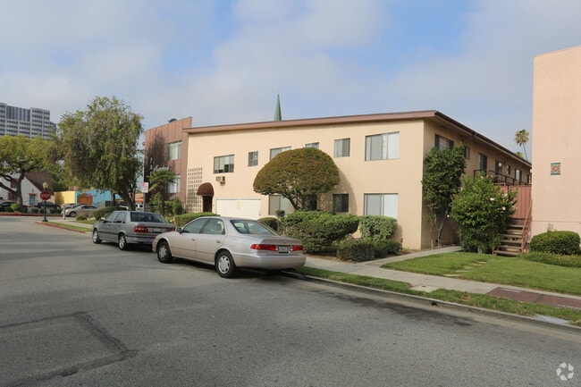 Building Photo - 1101 N Maryland Ave