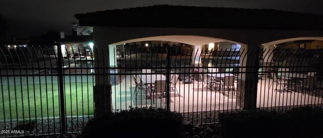 Building Photo - 4717 E Redfield Rd