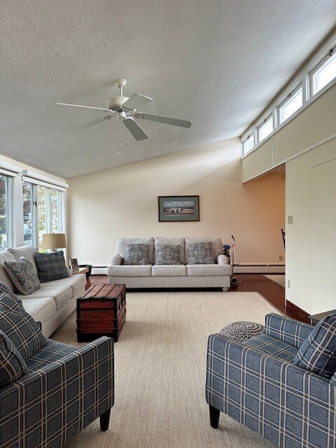 Building Photo - 3004 Winchester Ave