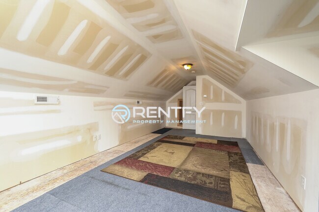 Building Photo - 5485 Styers Ferry Rd