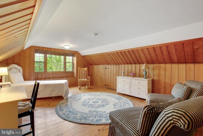 Building Photo - 5113 N Charles St