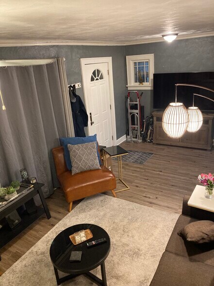 Building Photo - 5004 Euclid Ave