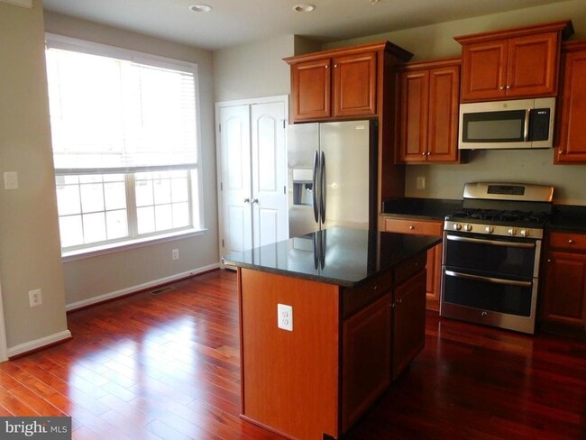 Building Photo - 9828 Smithview Pl