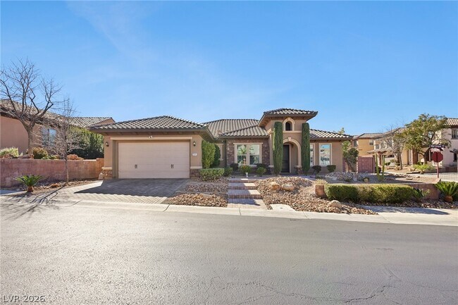 Building Photo - 2341 Martinique Ave