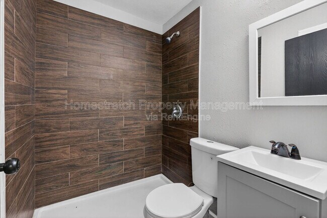 Building Photo - 7137 Garesche Ave