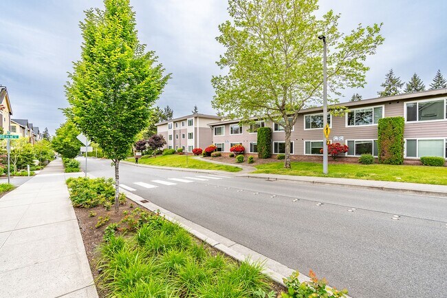 Building Photo - Crossroads Garden Apartments