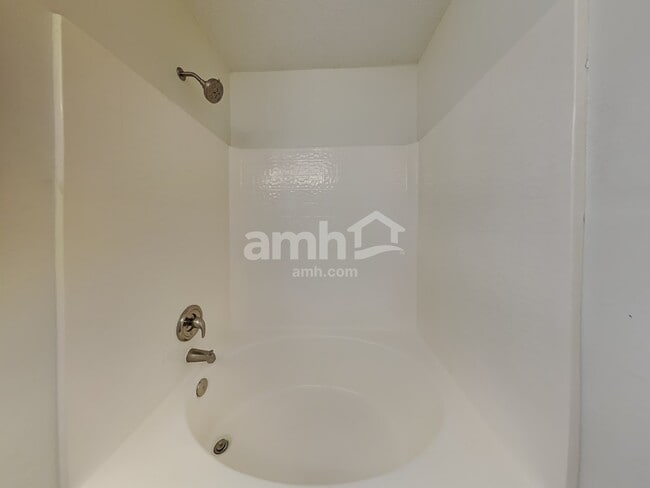 Building Photo - 712 Townsend Farm Dr