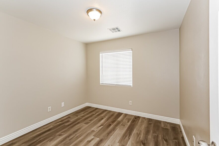 Building Photo - 8736 Water Bucket Ave