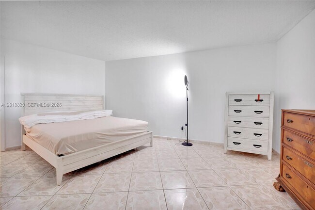 Building Photo - 5401 Collins Ave