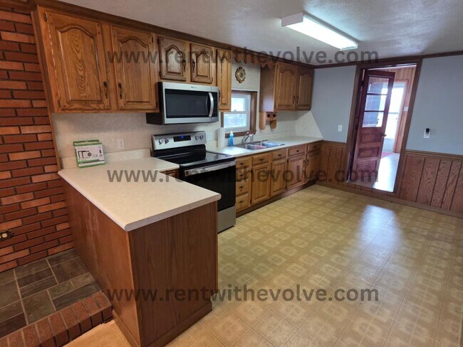 Building Photo - 1854 IN-28