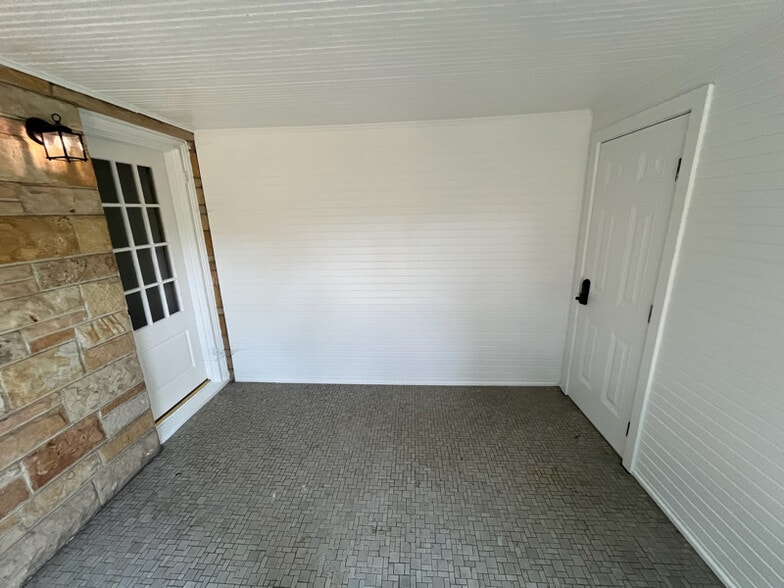 Building Photo - 317 E Westfield Blvd