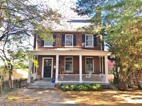 Building Photo - Chevy Chase Beauty