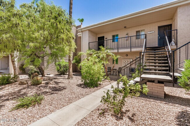 Building Photo - 13607 N Hamilton Dr