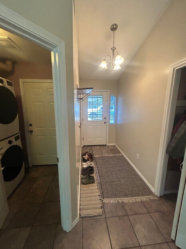 Entry & Laundry - 9020 N Nine Mile Rd