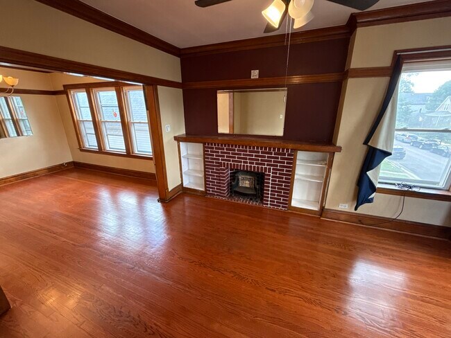 Building Photo - 3029 N Christiana Ave