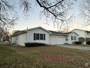 Building Photo - 2 bedroom 1 bath home in Chatham $1150.00