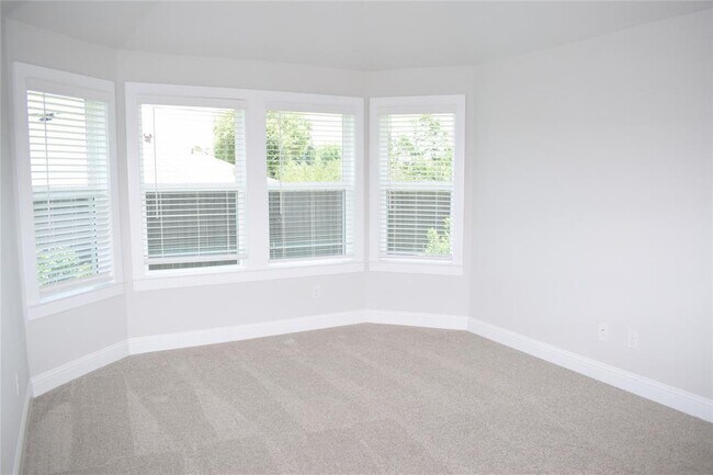 Building Photo - 2605 Sam Bass Rd