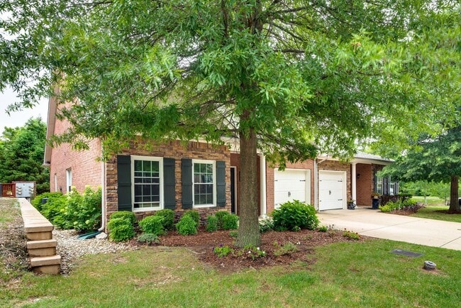 Building Photo - 902 Catlow Ct