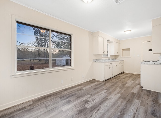 Building Photo - 3007 Hollywood St