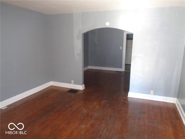 Building Photo - 812 N Bradley Ave