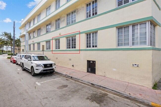 Building Photo - 530 Ocean Dr