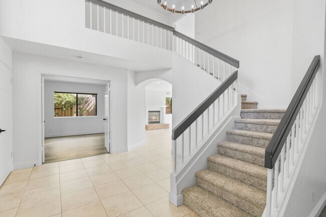 Building Photo - Encinitas Gem with Serene Backyard Pool - Available Dec. 1, 2025