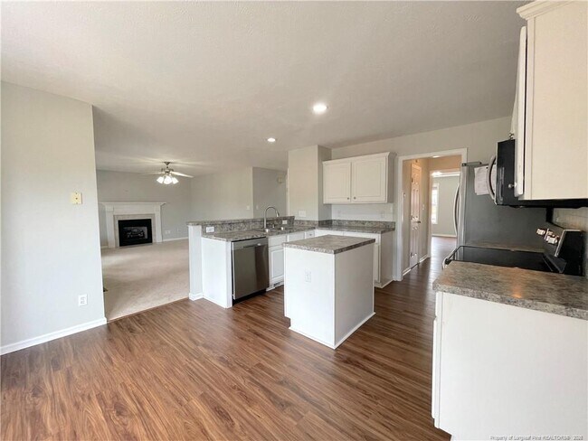 Building Photo - 120 Advance Dr