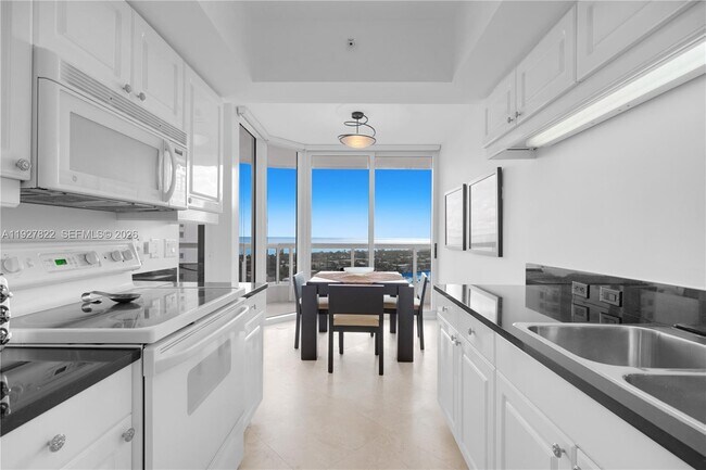 Building Photo - 21055 Yacht Club Dr