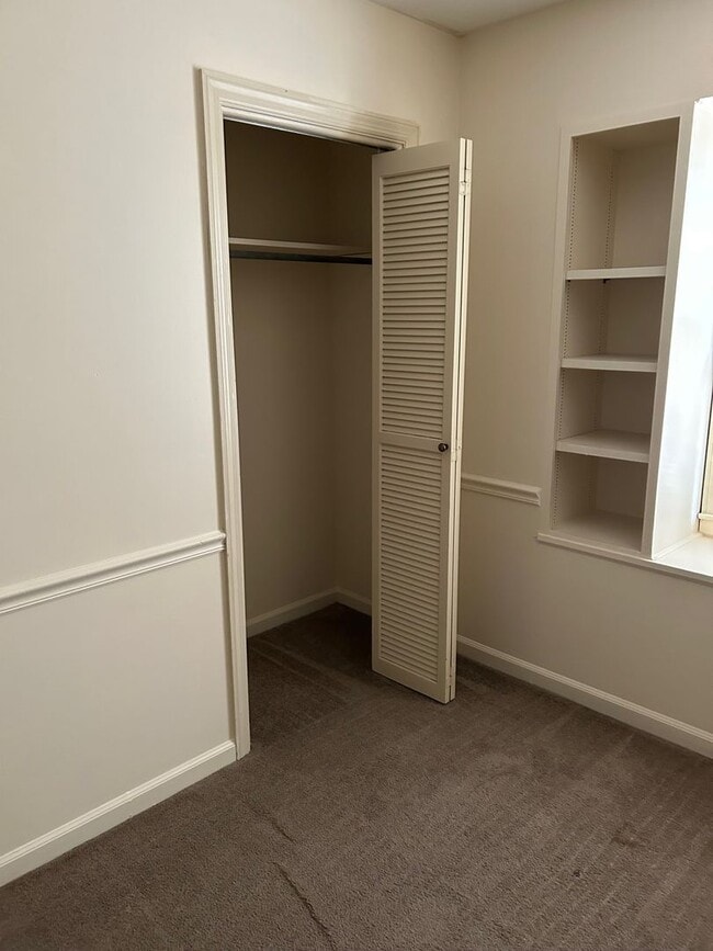 Building Photo - Southside Savannah -Windsor Forest West